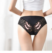 Load image into Gallery viewer, Ensemble 3 Culottes en Dentelle Transparente
