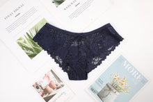 Load image into Gallery viewer, Ensemble 3 Culottes en Dentelle Transparente
