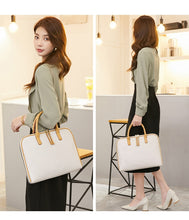 Load image into Gallery viewer, Sac à Main en Cuir Façon Crocodile avec Pochette Ordinateur
