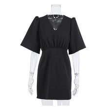 Load image into Gallery viewer, Robe Noire Manches Courtes pour Femme
