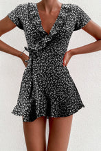 Load image into Gallery viewer, Mini Robe Fleurie à Volants Col en V
