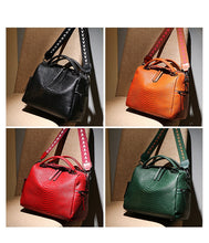 Load image into Gallery viewer, Sac à Main en Cuir Élégant pour Femme
